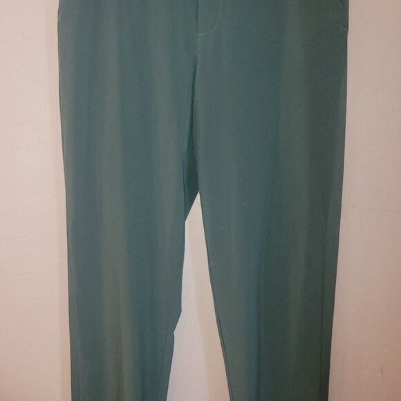 Athleta 10T Trekkie Pants in Sage Green - Picture 3 of 12